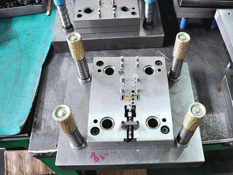 湘西模具制造-01